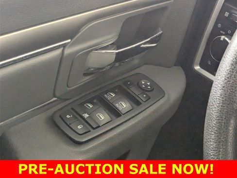 Used 2014 RAM 1500 Classic SLT image 16