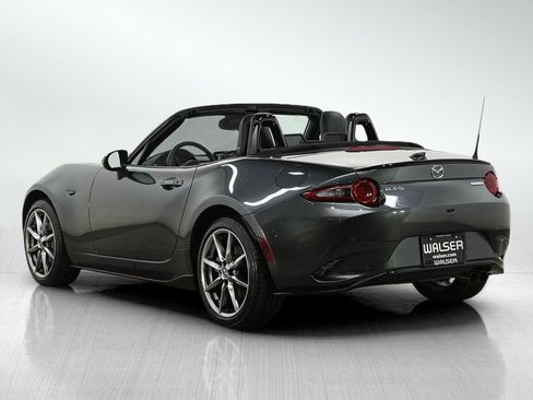 Used 2022 MAZDA MX-5 Miata Grand Touring w/ Appearance Package RWD image 4