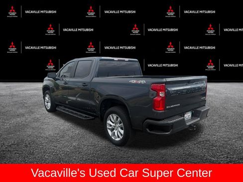 Used 2020 Chevrolet Silverado 1500 Custom w/ Custom Value Package AWD/4WD image 3