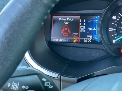 Used 2019 Ford Edge Titanium w/ Cold Weather Package image 31