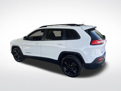 Used 2016 Jeep Cherokee Latitude w/ Cold Weather Group AWD/4WD image 45