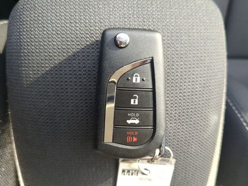 Used 2023 Toyota Corolla LE image 32