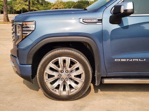 Used 2025 GMC Sierra 1500 Denali w/ Denali Reserve Package AWD/4WD image 8