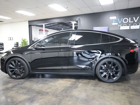 Used 2020 Tesla Model X image 9