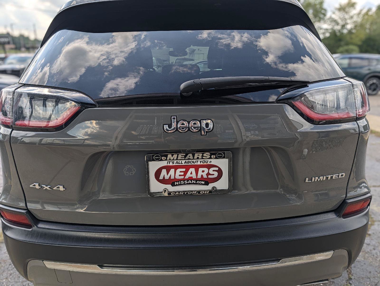 Used 2022 Jeep Cherokee Limited AWD/4WD image 15