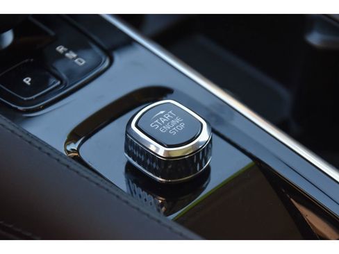 Certified 2024 Volvo XC90 B6 Plus image 36