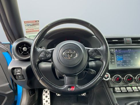 Used 2023 Toyota GR86 Premium RWD image 11
