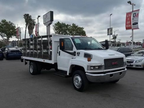 Used 2005 GMC TopKick C4500 2WD Regular Cab image 4