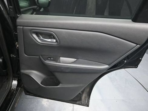 Used 2025 Nissan Rogue SV AWD/4WD image 24