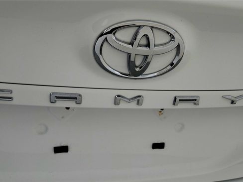 Used 2022 Toyota Camry LE w/ Carpet Mat Package (TMS) image 13