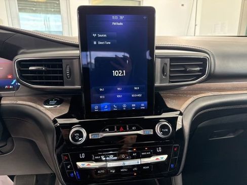 Used 2021 Ford Explorer Platinum w/ Equipment Group 601A AWD/4WD image 24