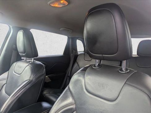 Used 2018 Jeep Cherokee Limited FWD image 4