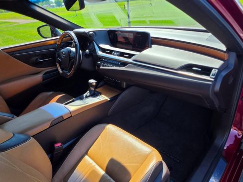 Used 2019 Lexus ES 350 w/ Accessory Package FWD image 18