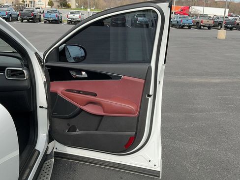 Used 2016 Kia Sorento SX w/ SXL Technology Package image 25