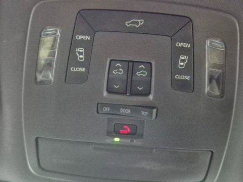 Certified 2023 Toyota Sienna XLE image 21