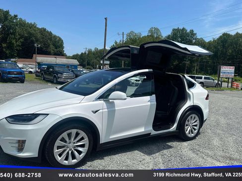 Used 2018 Tesla Model X 75D AWD/4WD image 13