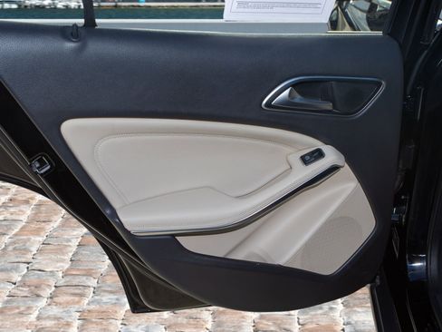 Used 2020 Mercedes-Benz GLA 250 GLA 250 w/ Multimedia Package image 12