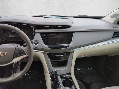 Used 2021 Cadillac XT5 Premium Luxury FWD image 14