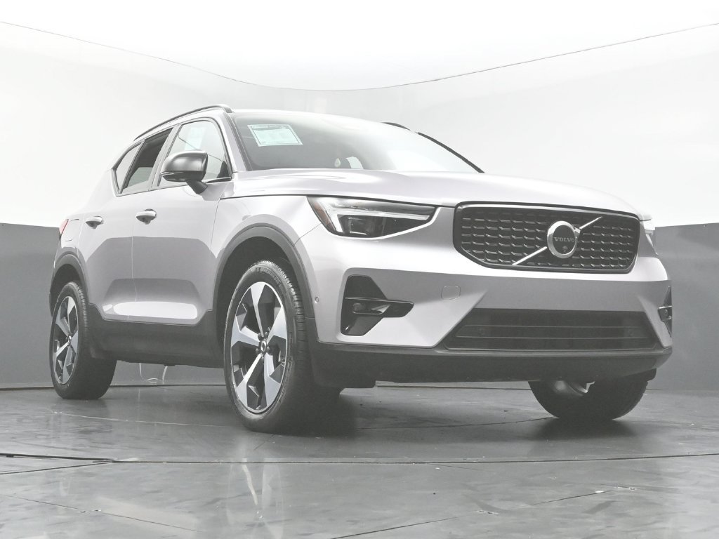 Used 2026 Volvo XC40 B5 Plus AWD/4WD image 45