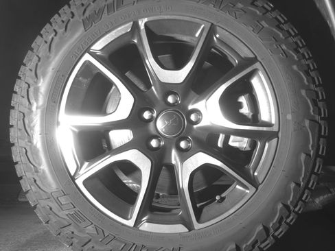 Used 2025 Jeep Compass Trailhawk AWD/4WD image 13