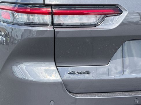 New 2026 Jeep Grand Cherokee L 4WD image 28