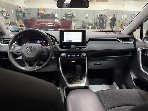 Used 2024 Toyota RAV4 XLE FWD image 24