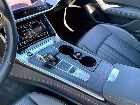 Used 2021 Audi A7 e Prestige w/ Prestige Package image 16