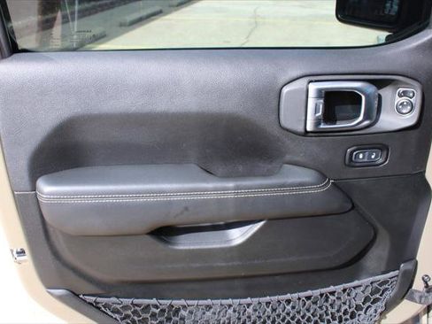 Certified 2020 Jeep Gladiator Rubicon image 24