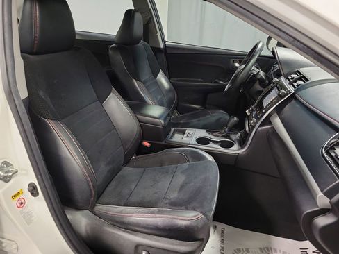 Used 2015 Toyota Camry XSE image 24