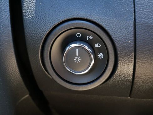 Used 2016 Ford Taurus SEL w/ Equipment Group 201A FWD image 16