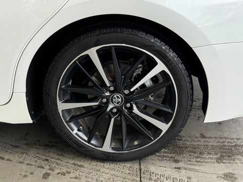 Used 2018 Toyota Camry XSE image 14