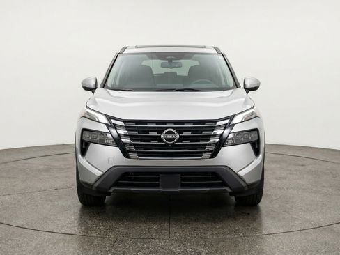 Used 2025 Nissan Rogue SV AWD/4WD image 2