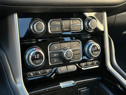 Used 2021 GMC Yukon XL Denali w/ LPO, Illumination Package image 26