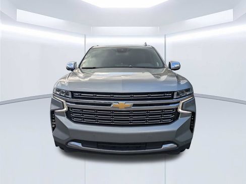 Used 2024 Chevrolet Suburban Premier AWD/4WD image 8