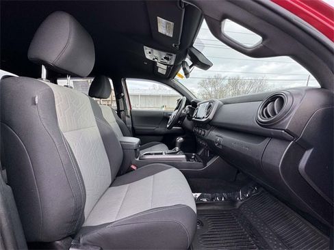 Used 2020 Toyota Tacoma TRD Off-Road image 19