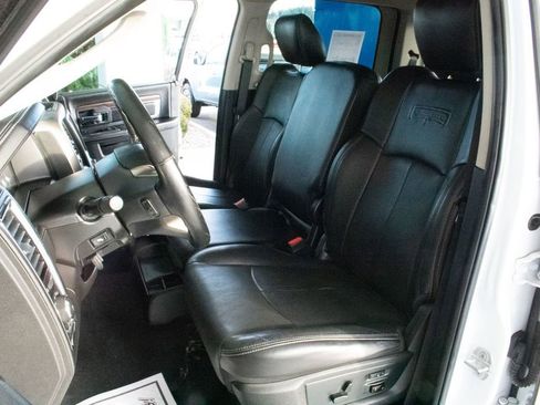 Used 2018 RAM 1500 Laramie image 22