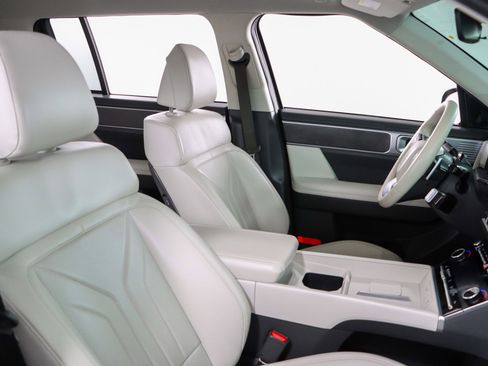 Used 2025 Hyundai Santa Fe SEL FWD image 27
