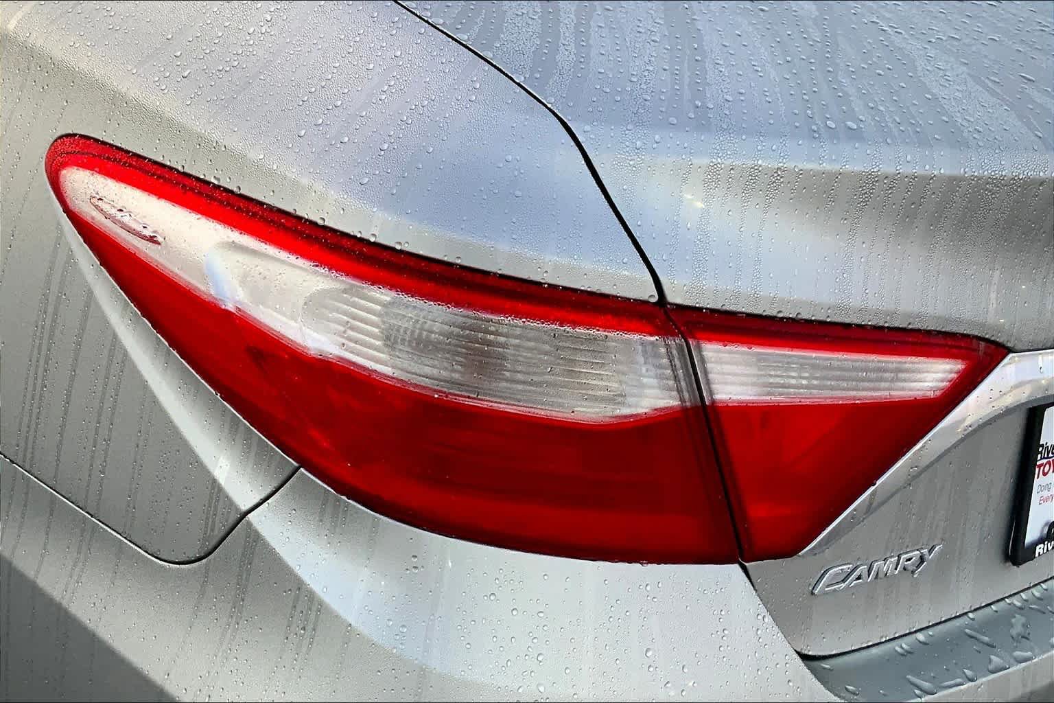Used 2017 Toyota Camry XLE w/ Moonroof Package FWD image 28