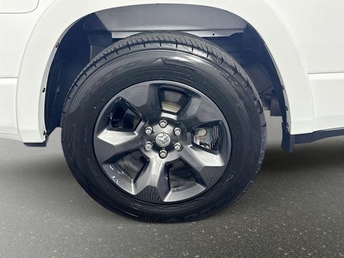 Used 2023 RAM 1500 Big Horn AWD/4WD image 29
