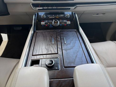 Used 2021 Lincoln Navigator Reserve AWD/4WD image 21