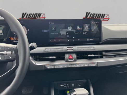 Used 2025 Kia K4 LXS image 18