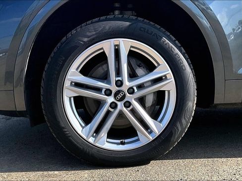 Used 2021 Audi Q5 e Premium Plus w/ Premium Plus Package AWD/4WD image 12