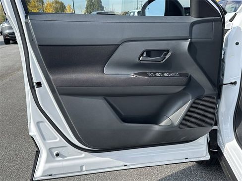 New 2026 Nissan Kicks S image 11