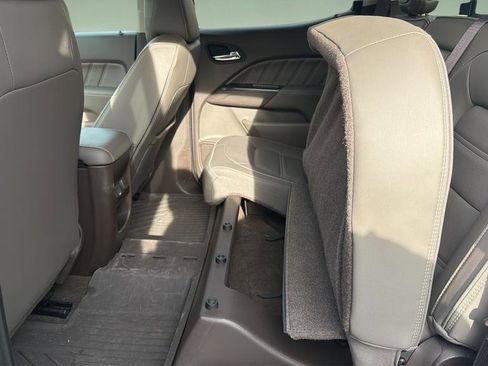 Used 2022 GMC Canyon Denali image 19