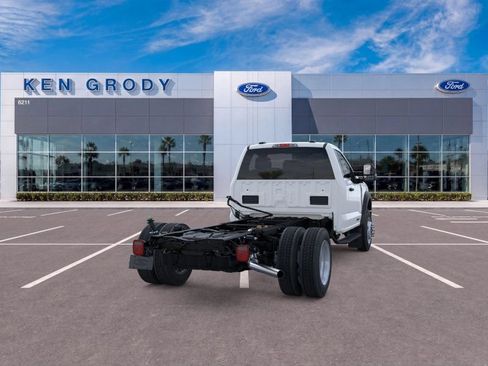 New 2026 Ford F450 XL w/ XL Chrome Package RWD image 7
