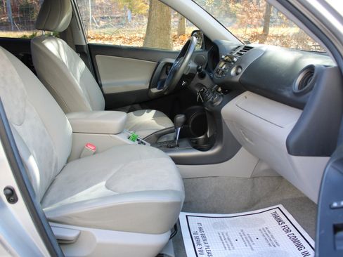 Used 2009 Toyota RAV4 2WD image 7