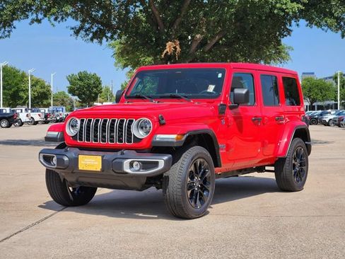 Used 2025 Jeep Wrangler Unlimited Sahara w/ Safety Group AWD/4WD image 3