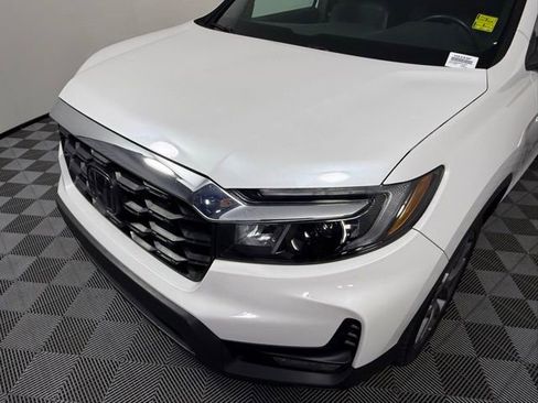 Used 2023 Honda Passport EX-L image 12