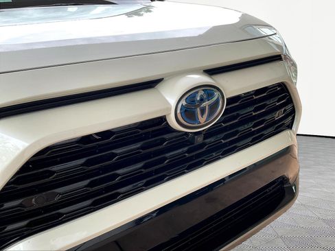 Used 2022 Toyota RAV4 XSE AWD/4WD image 31