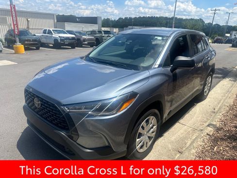 Used 2025 Toyota Corolla Cross L FWD image 15